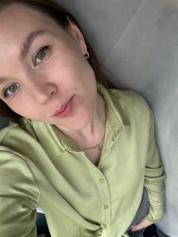 Late-night selfies and a playful kitten in Izhevsk