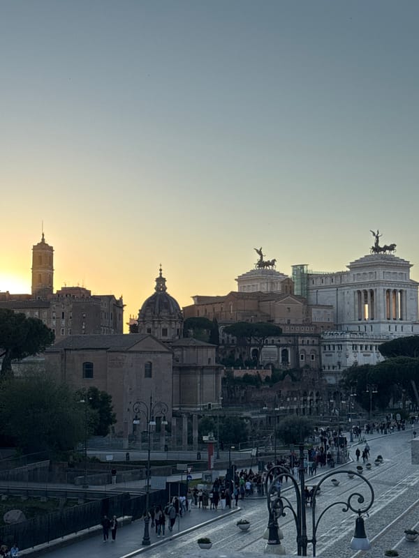 Afternoon street scenes captured near Rome's historic ruins