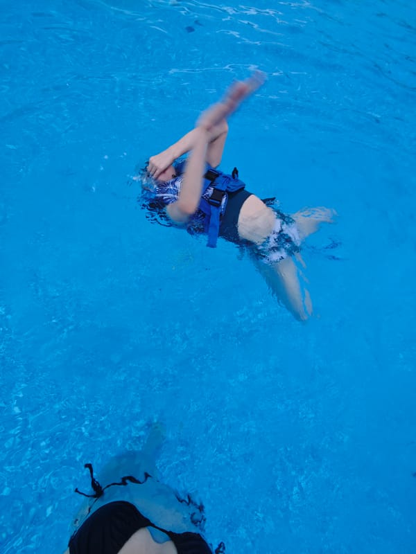 Swimming and spa activities at aquatic facility in Samara