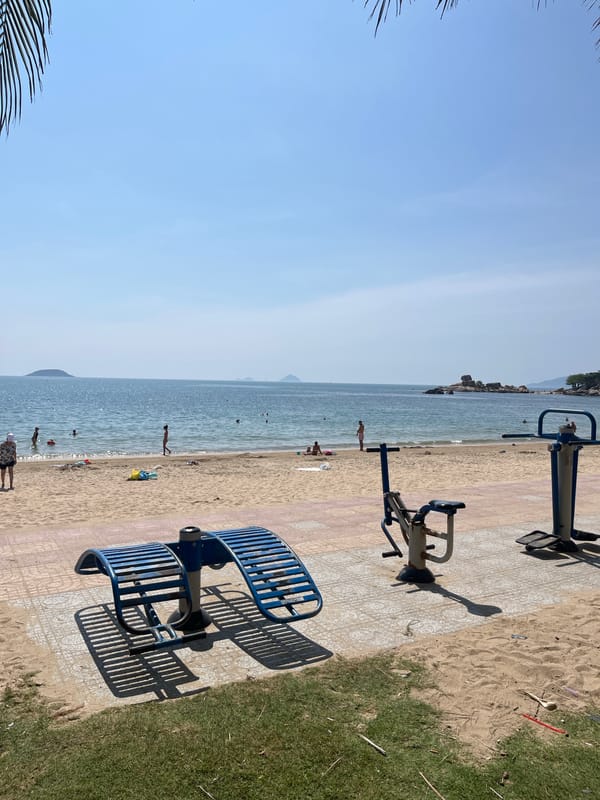Daily life documented across Nha Trang ward over two hours