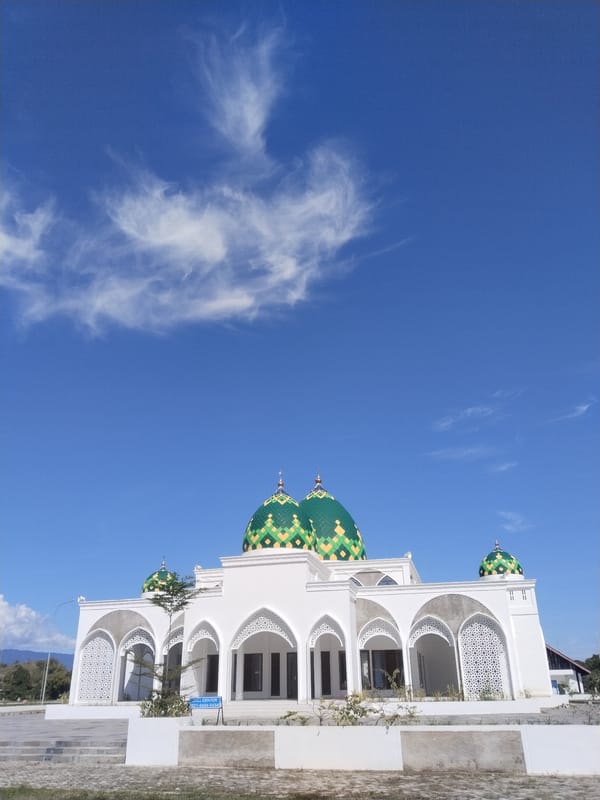 Morning scenes documented at Keureuweungkrueng mosque, Indonesia