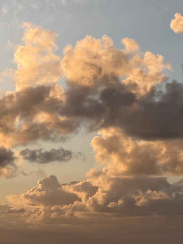 Dramatic sunset captured by witnesses over Saint-Malo coastline