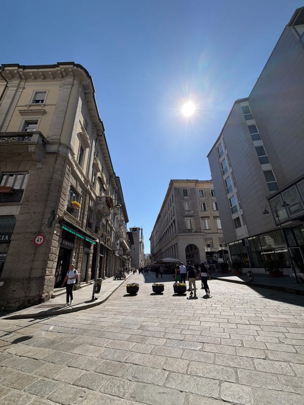 Morning scenes documented across Como, Italy landmarks and streets