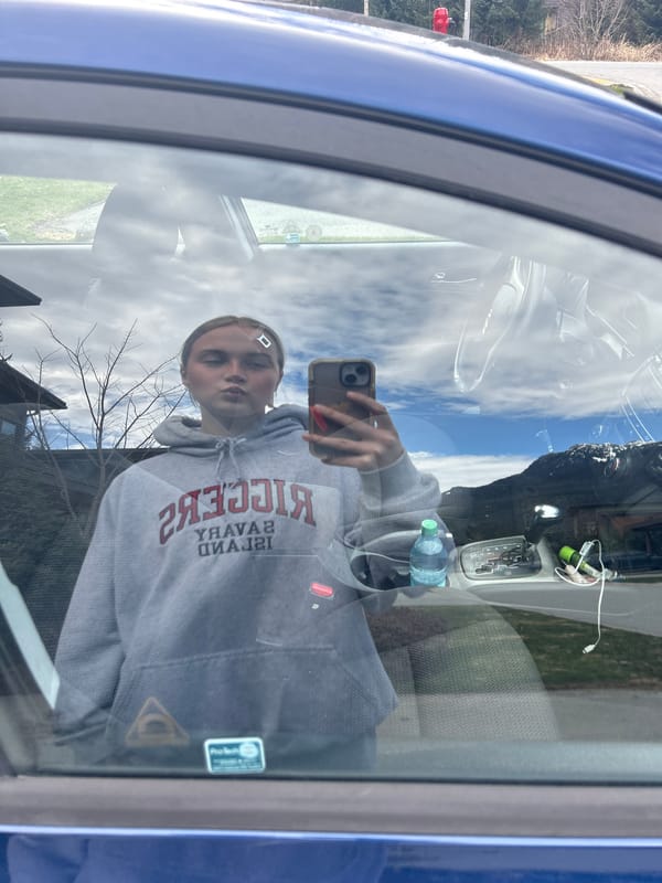 Young woman spotted twice in Whistler over evening hours