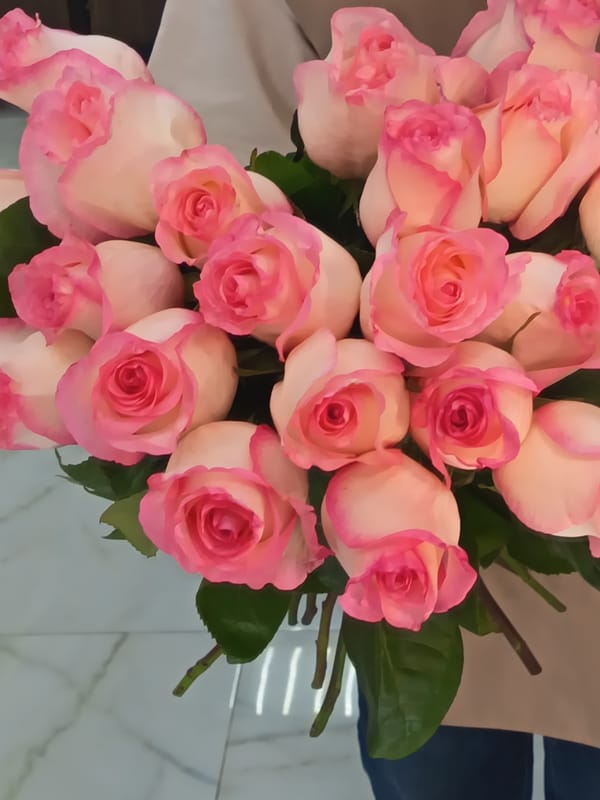 Colorful rose bouquets photographed in Nizhnevartovsk, Russia