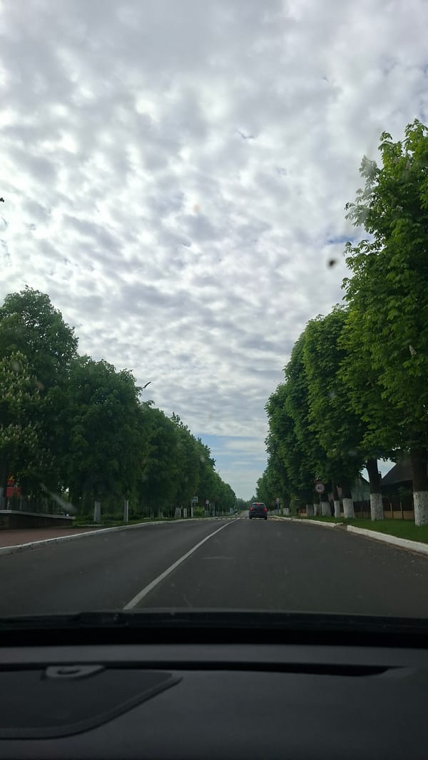 Tourists document morning visit to Myadzyel, Belarus landmarks