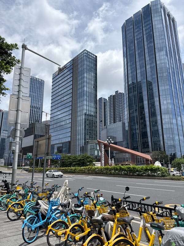 Early Morning Urban Life Documented in Tianhe District