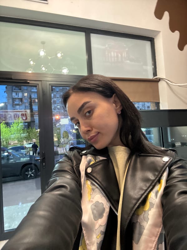 Woman takes selfies around Tbilisi in two-minute span