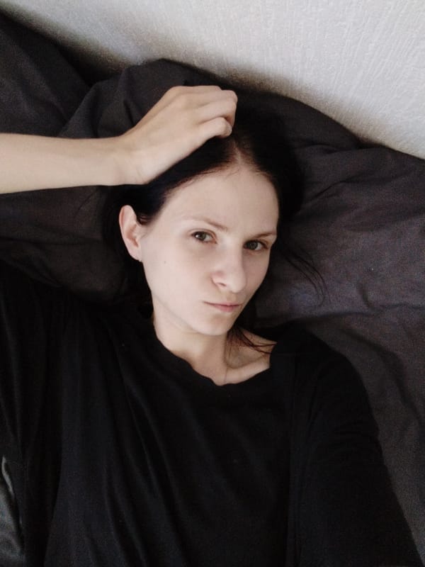 Casual home selfies and relaxed poses over an hour