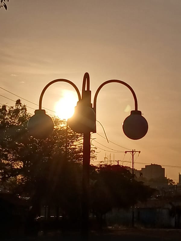 Evening documentation of Ciudad Guayana street scenes and sunset