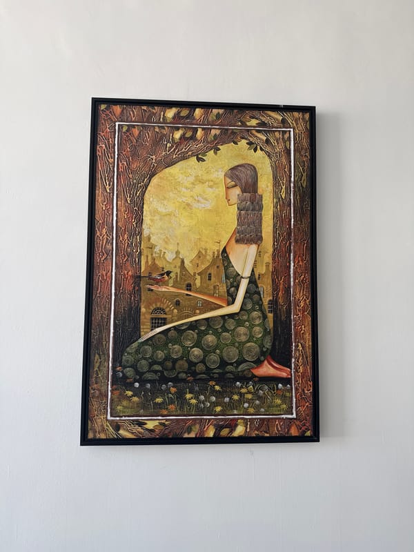 Artwork viewing and mirror selfie documented in Izhevsk