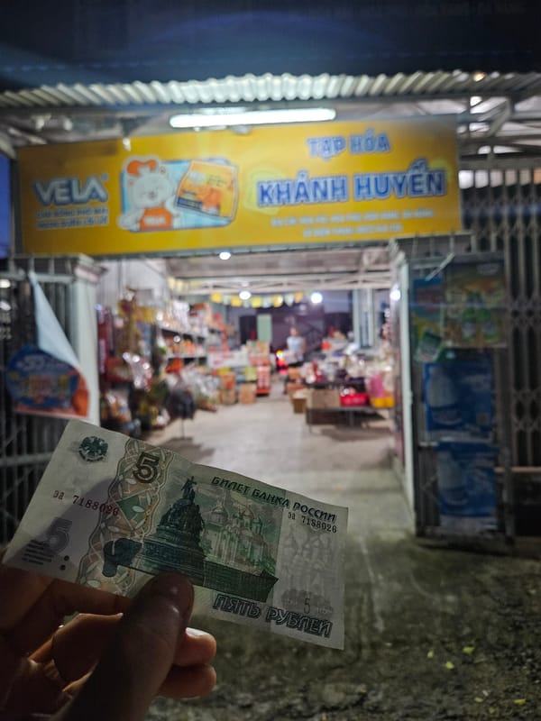 Evening neighborhood walk through residential Đà Nẵng streets and shops