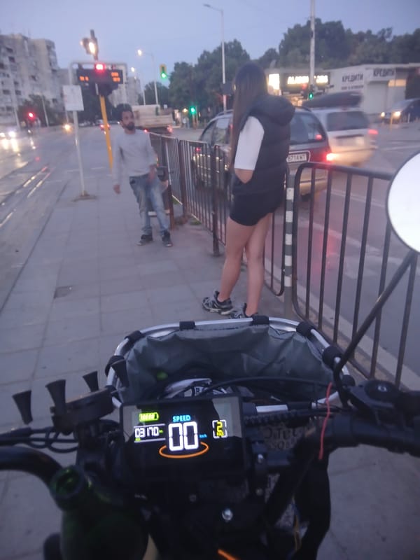 Cyclist documents evening journey through Sofia streets