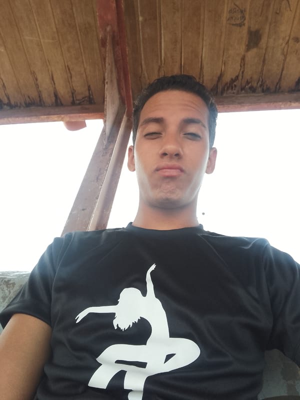 Man photographed multiple times in El Espinal Venezuela