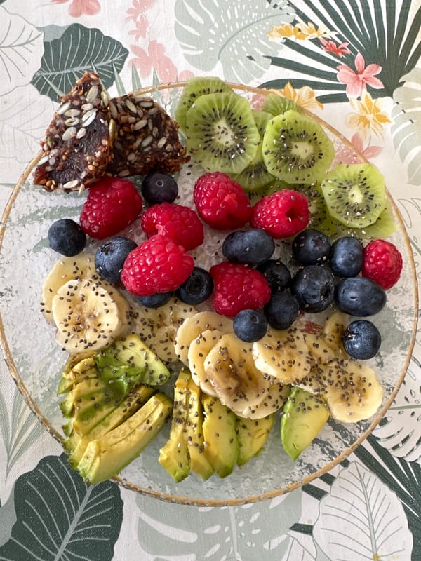 Marrakesh diner documents colorful breakfast spread in detailed photos