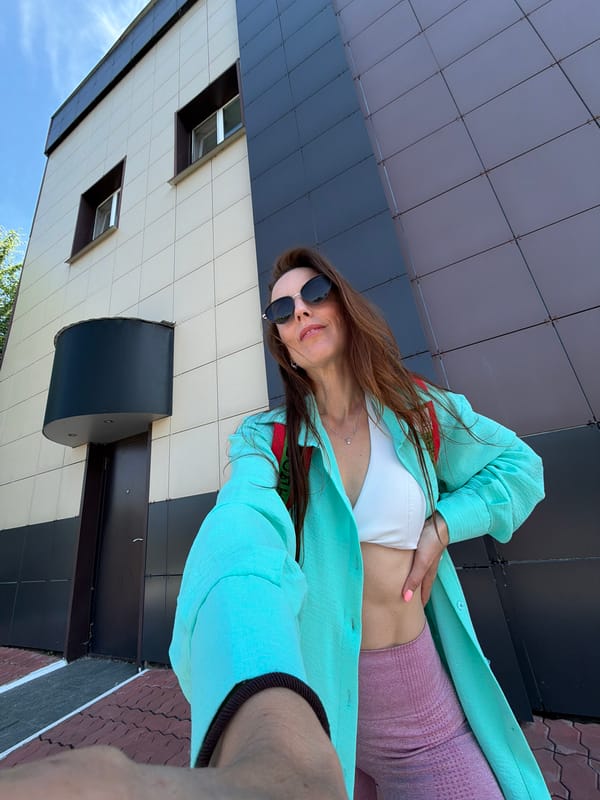 Post-workout photo session at a Birobidzhan gym