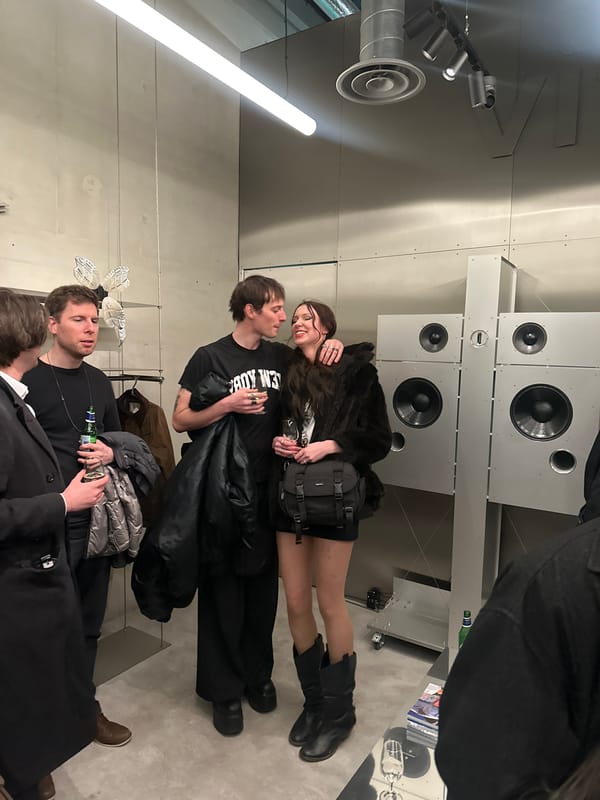 Social food event at V&A Museum draws fashionable London crowd