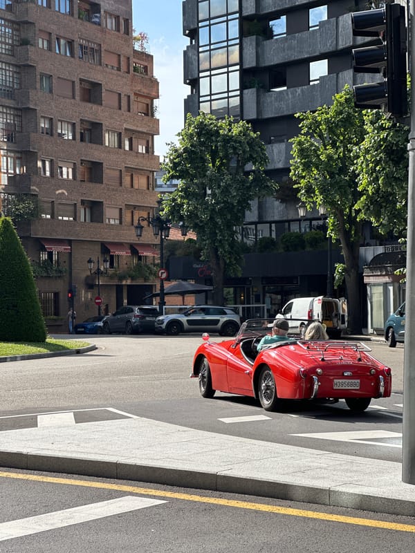Afternoon scenes captured across sunny Oviedo streets and squares