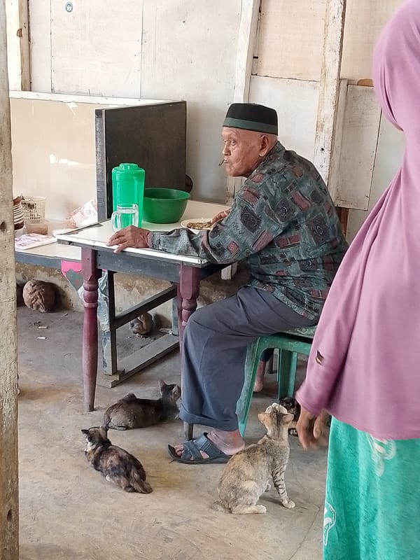 Everyday life on the streets of Lhokseumawe, Aceh