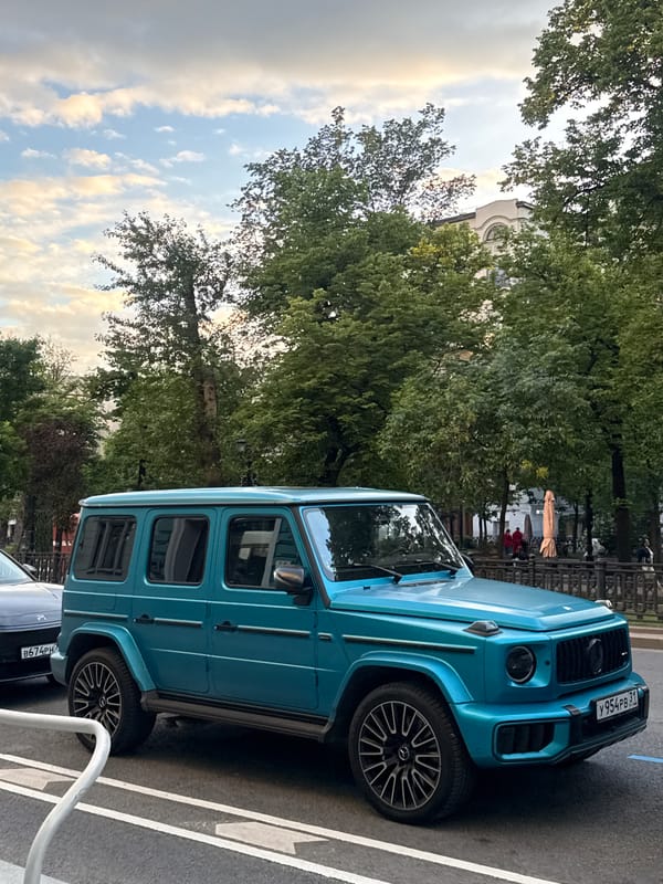 Moscow street scenes documented during evening hours