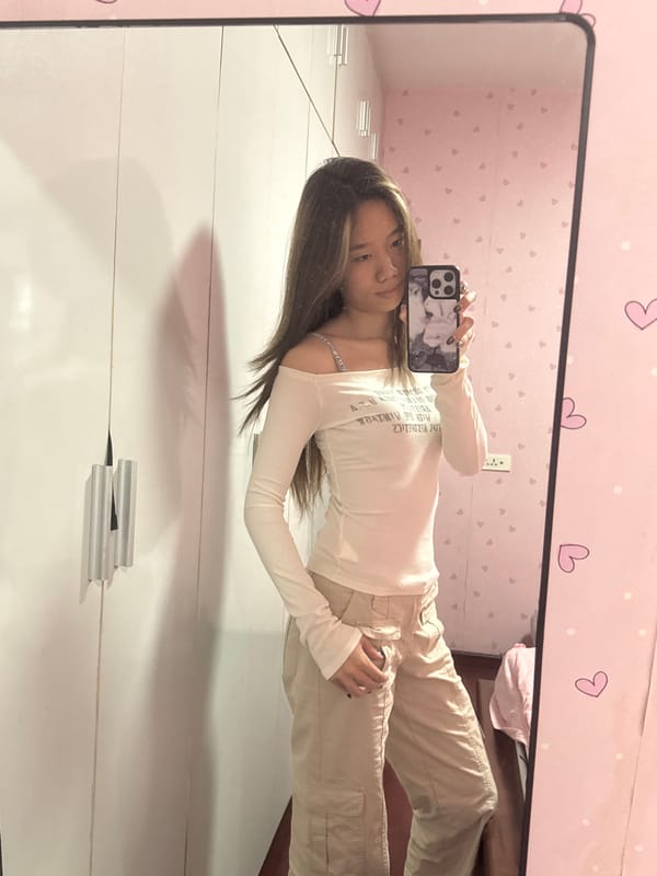 Woman takes mirror selfies in Shapingba District, China