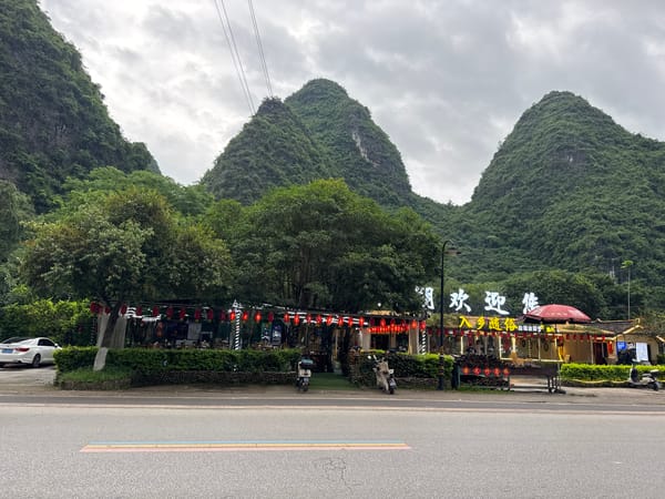 Morning street life documented across tourist areas in Guilin