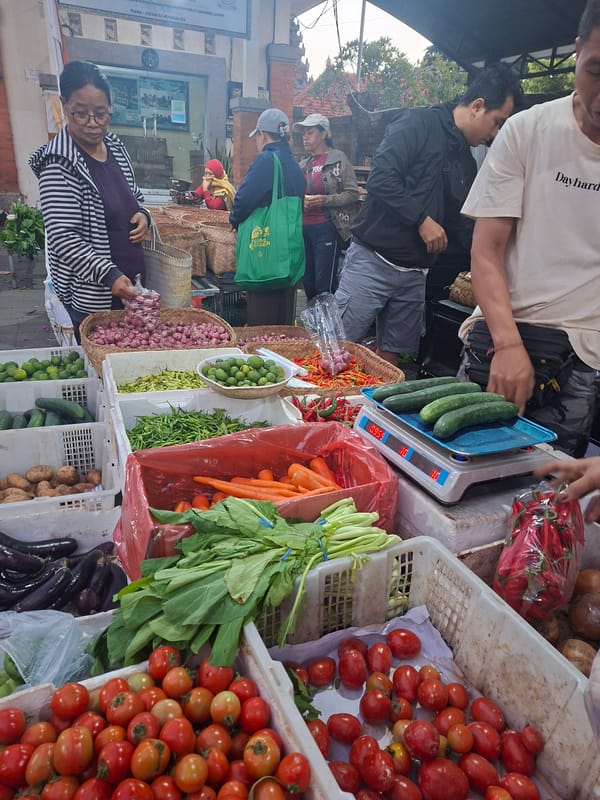 Evening activity around a local market in Blahbatuh, Bali