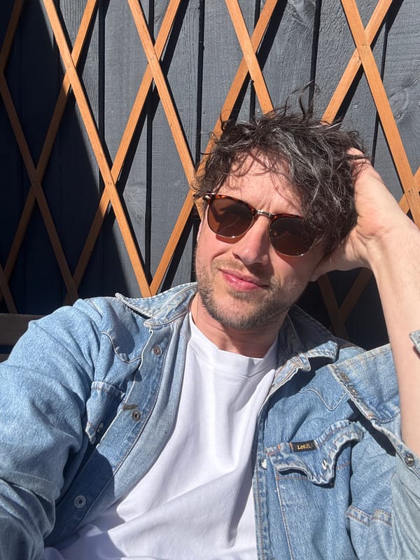 Man in casual attire spotted in South Kesteven garden