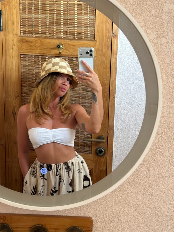 Mirror selfie with bubble gum, Mengwi, Bali