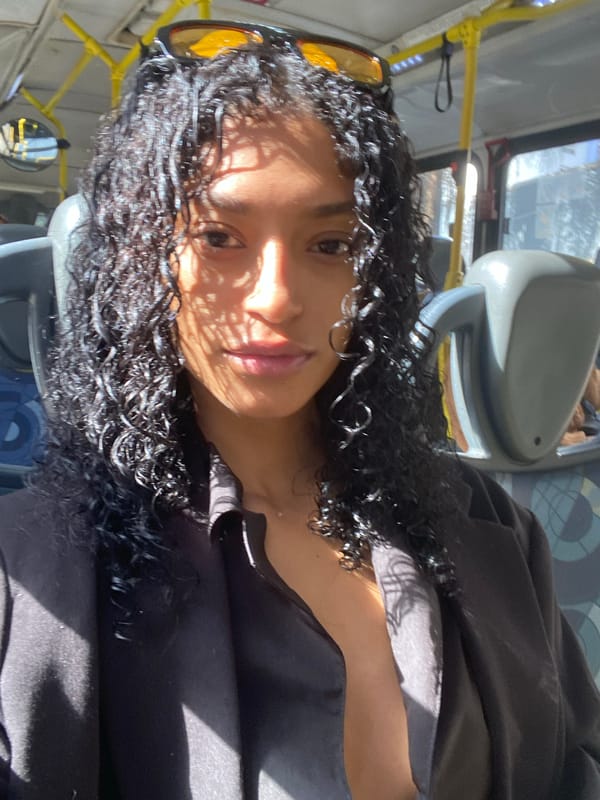Bus passenger captures selfie moment in São Paulo