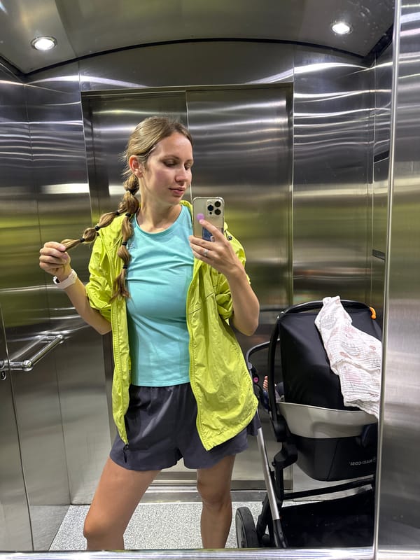 Woman photographed taking elevator selfie in Fethiye, Turkey