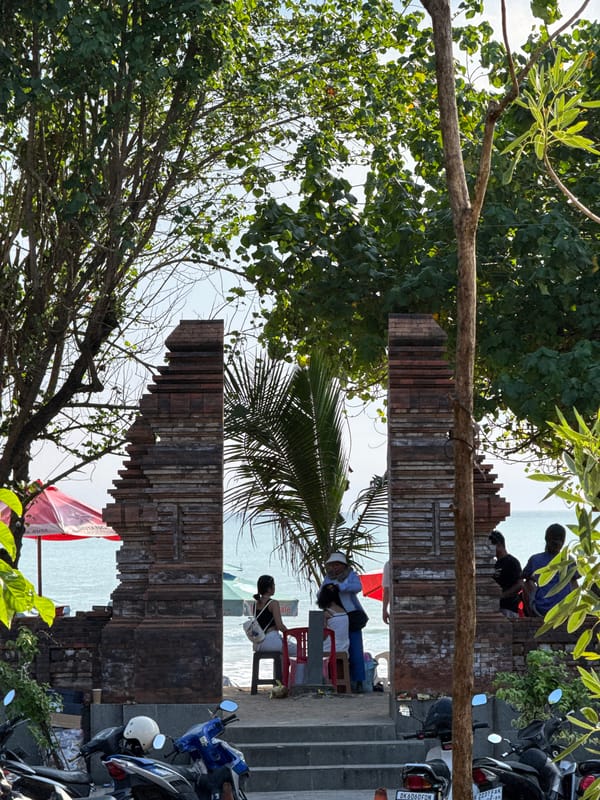 Morning cafe scenes documented in coastal Kuta, Indonesia