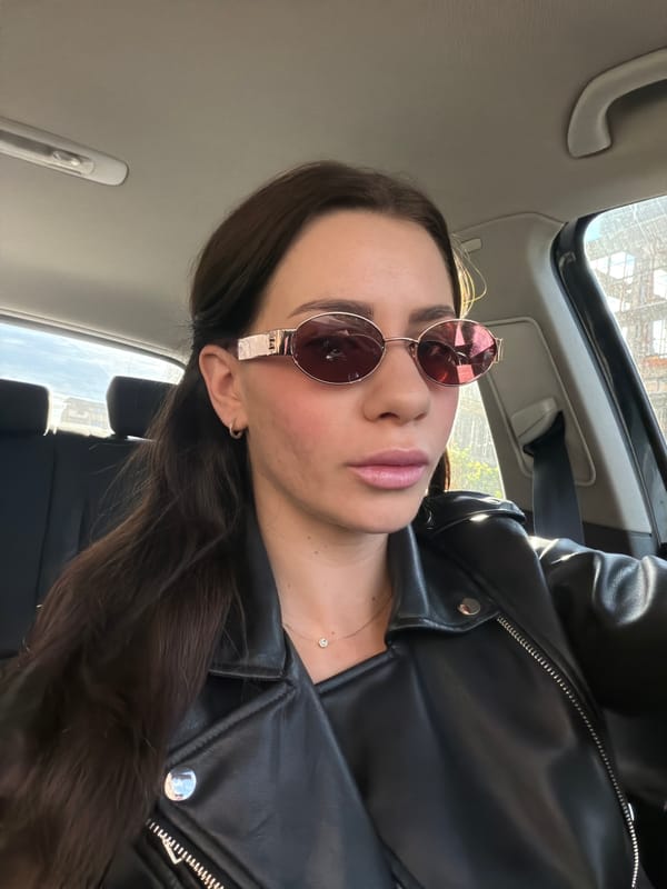 Woman in leather jacket spotted in car in Plovdiv