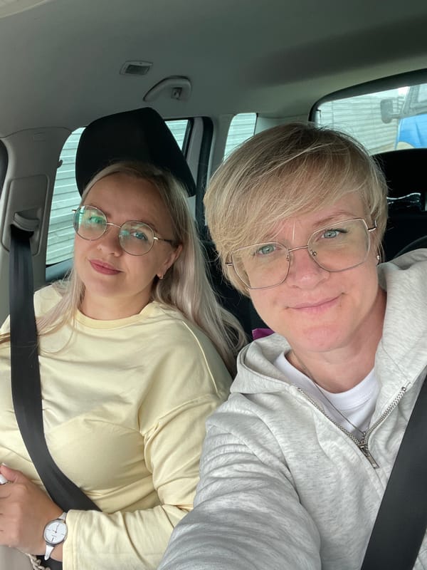 Selfies and street scenes from a cloudy Vologda afternoon