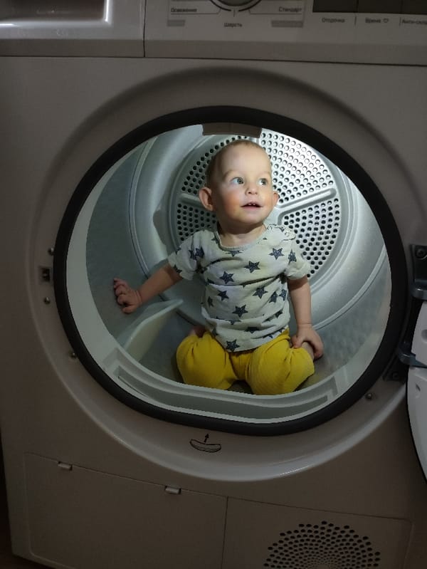 Russian household captures morning domestic life in 30 photos