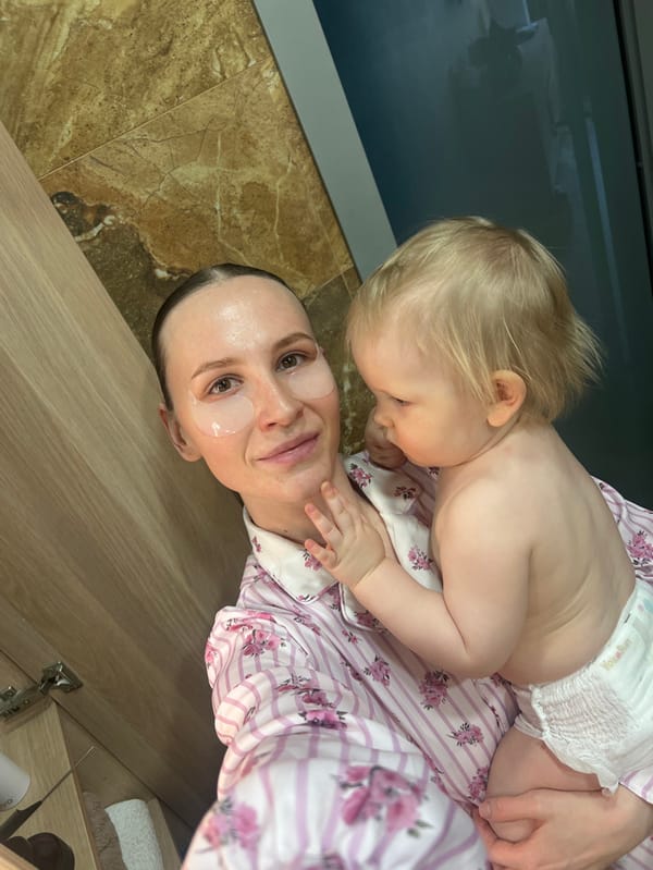 Mother, infant spend morning shopping at Khimki mall