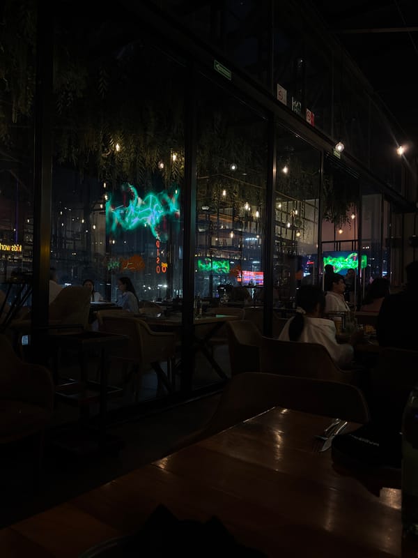 Late night dining and cinema activity observed in Puebla