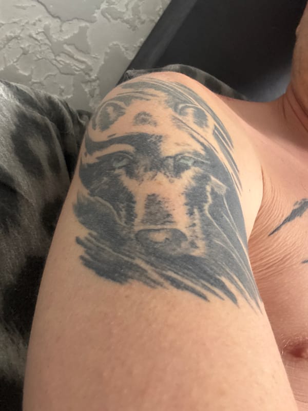 Lazy afternoon at home in Tolyatti, tattoos and all