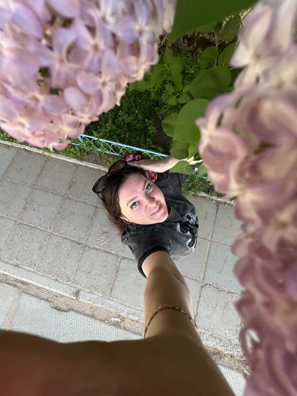 Woman documents spring morning walk in Noviy, Russia