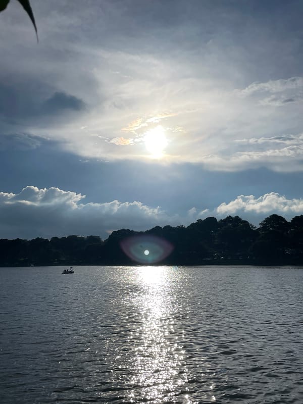 Lively morning at Xuan Huong Lake, Da Lat