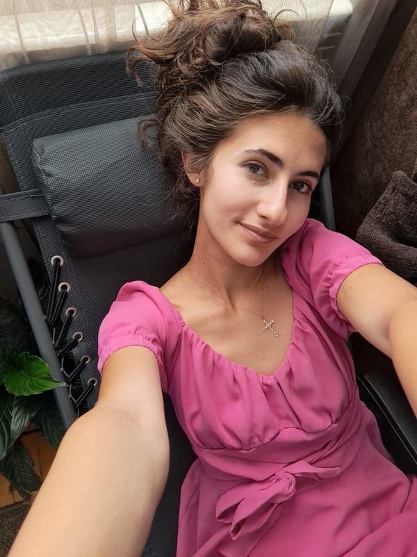Pink dress, gold jewelry, and a #SundayBest moment