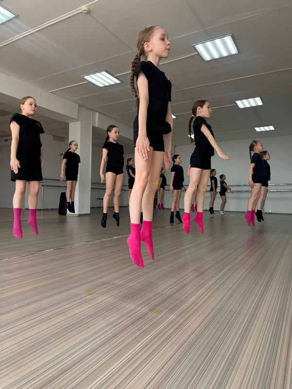 Dance class practices choreography in Votkinsk studio