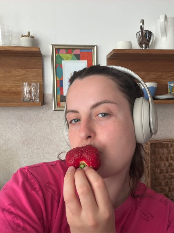 Chilling with strawberries and headphones in Gangloff