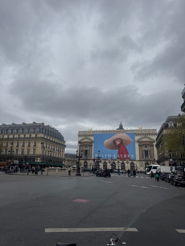 Parisians navigate overcast afternoon of shopping and dining
