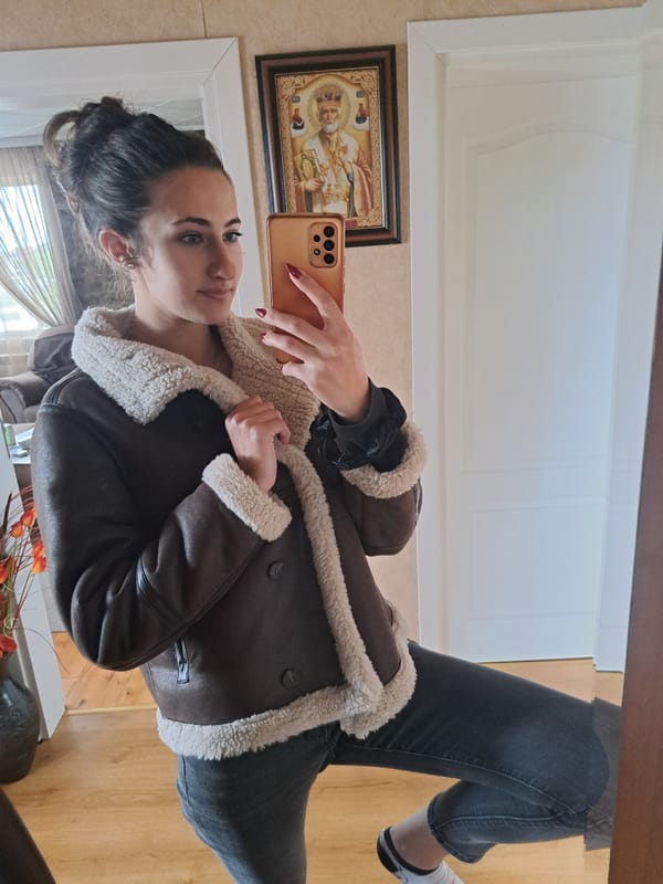 Personal moments captured in Chepintsi: selfie, meal prep, belongings