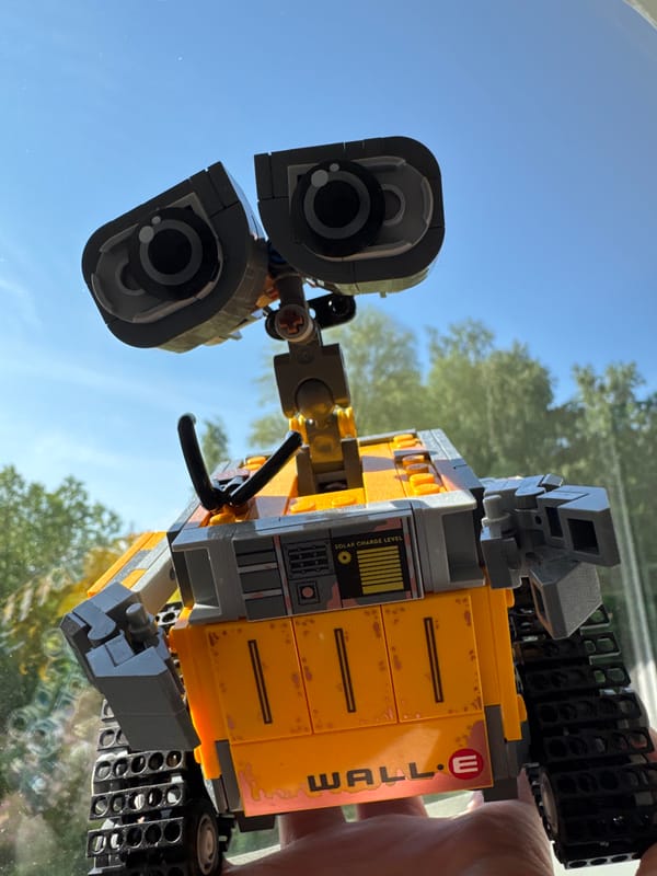 Riga witness captures WALL-E Lego model, collective memory display