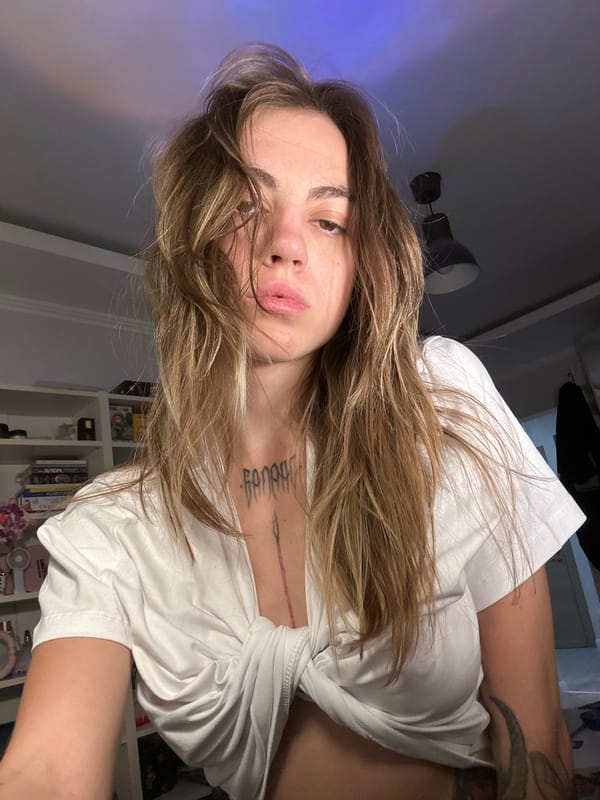 Moscow apartment gaming session with selfies and city views