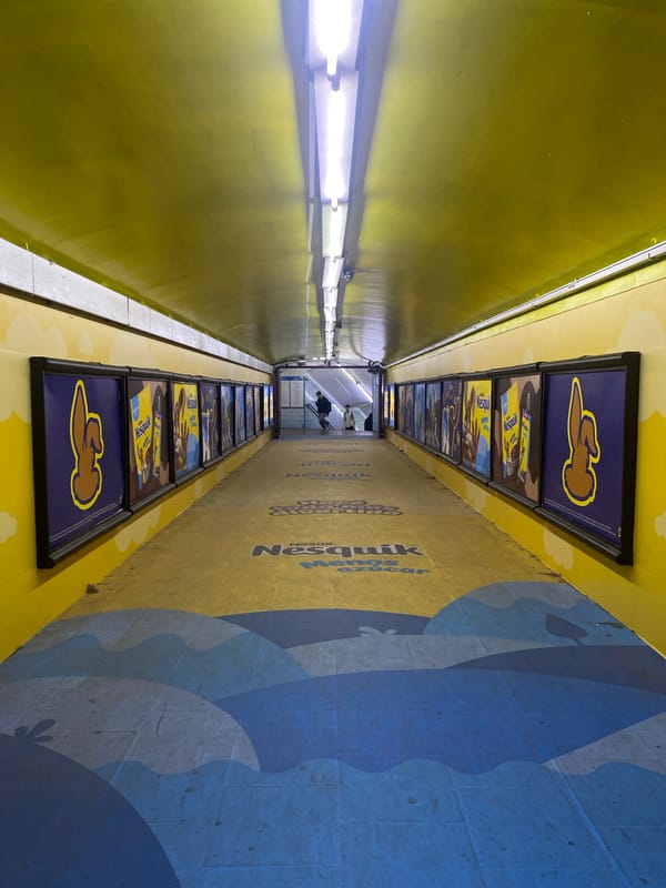 Buenos Aires subway station scenes documented by witnesses