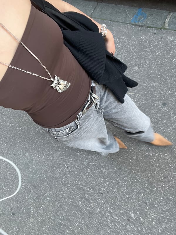 Person in owl pendant spotted on Lyon street