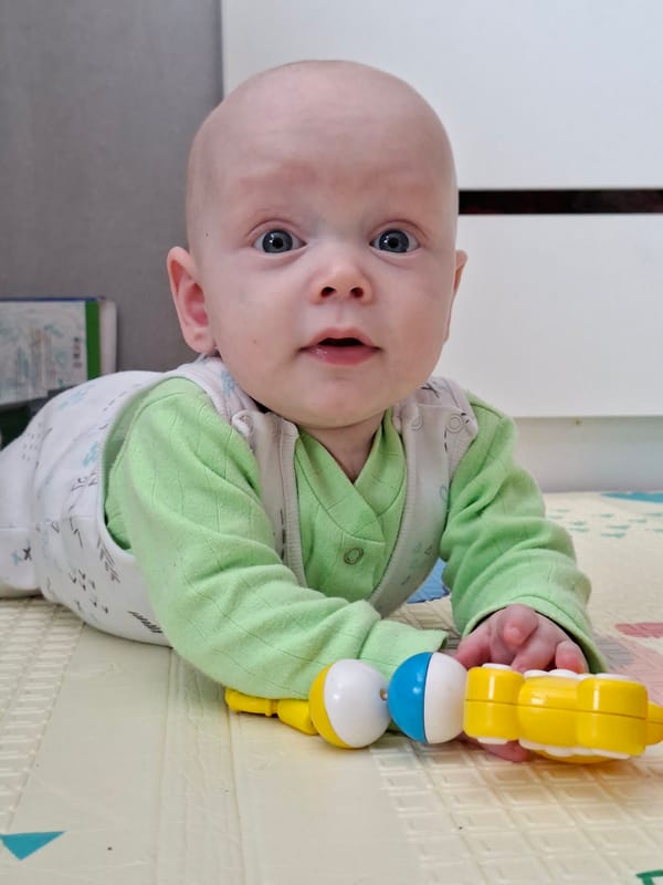 Blue-eyed baby photographed in Karsha, Russia